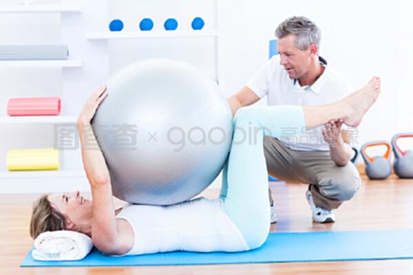 動(dòng)起來(lái)，好心情 治療師如何通過(guò)運(yùn)動(dòng)球助力患者康復(fù)與休閑